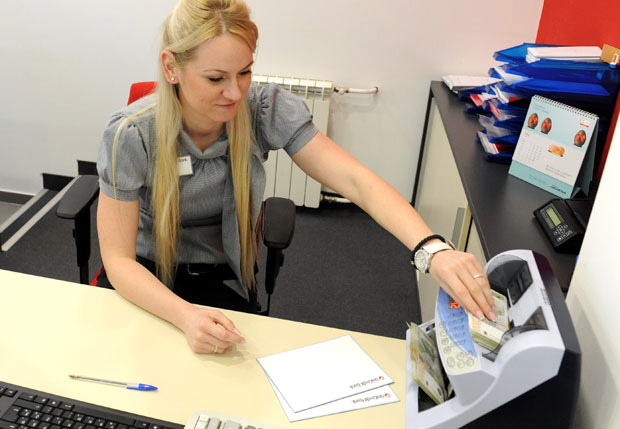 Минус чак три пута скупљи од кеш кредита